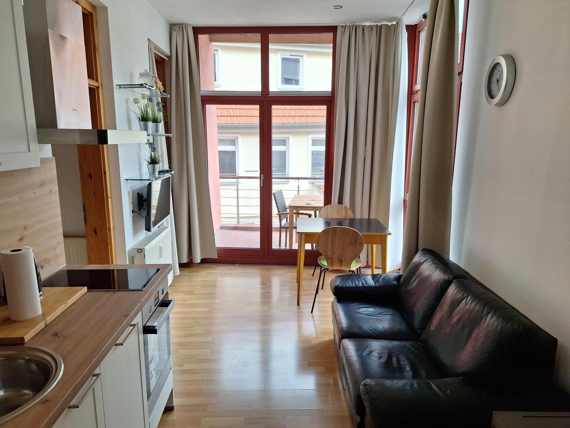 Beliebtes City-Apartment 罗伊特林根 外观 照片